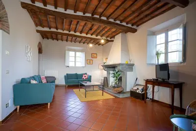 Grand appartement dans une ferme avec piscine