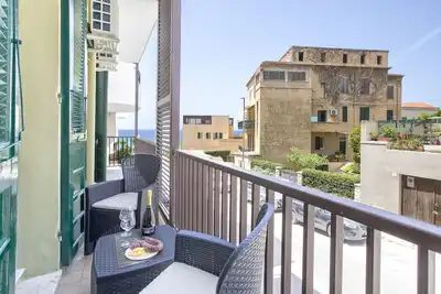 Image de Grand-mère Adelina Supérieure Apt