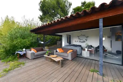 Villa d'architecte avec piscine et vue mer