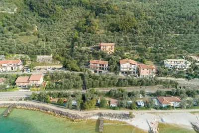 Image de Villa Olivo au milieu des oliviers vue magnifique sur le lac