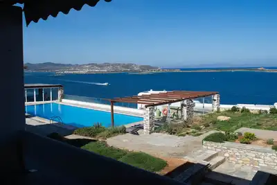 Image de Maison avec piscine près de Pounda