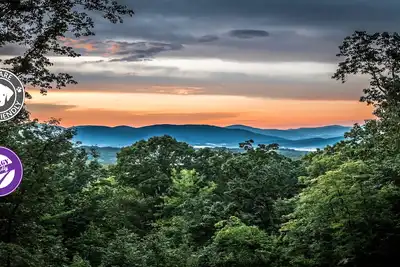 Image de 🍁 Helen's Huckleberry Cabin - 📶WiFi, sympa, Bain à remous, Cheminée, fosse
