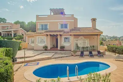 Image de Albatros Villa - Quatre Chambres Villa, Couchages 8