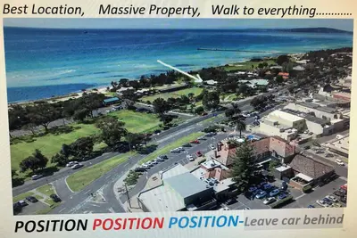 Image de Maison Massive-30 mètres Plage / Commerces / Pubs etc. , Laisser La Voiture DERRIÈRE