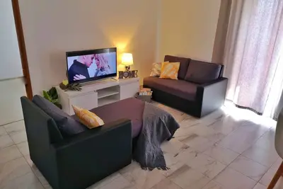 Image de Grand appartement de 95 m2 avec vue sur la mer, balcon et jardin