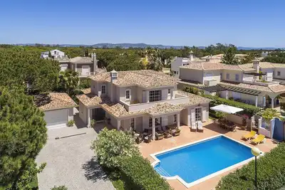 Image de 4 chambres Villa avec piscine privée dans Varandas do Lago
