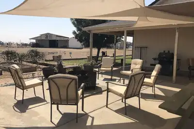 Image de Ferme dans un cadre paisible juste à l'extérieur de la ville.