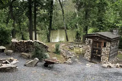 Image de Shenandoah Riverfront - Happy Peach Cottage
