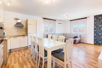 Image de Appartement de vacances pour 7 personnes env. 90 qmà Medulin, Istrie (Côte sud de l'Istrie)