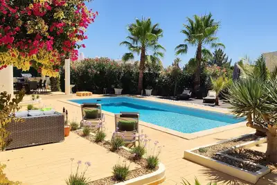 Image de Villa individuelle de 4 chambres récemment rénovée, près de Monte Santo et de Vila Nova Carvoeiro