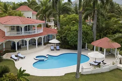 Image de Style de vie Les propriétés spectaculaires de la Crown Villa