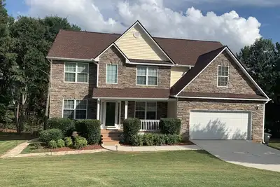 Image de Luxueux Appartement Sous-Sol Entrant Avec 3 Chambres! ! !