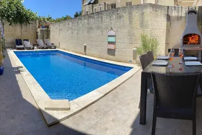 Image de Ancienne ferme de 400 ans avec piscine privée