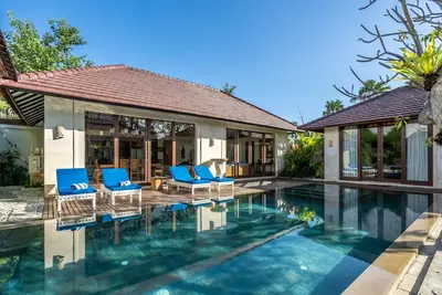 Image de Villa de 3 chambres avec piscine privée près de Seminyak, à 2 minutes à pied de la plage