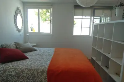 Image de Environnement harmonieux plein de lumière et de paix. ! ! ! ! Offre D'Automne! ! !