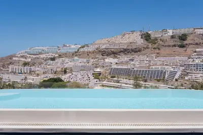 Image de Luxury apartment with terrace, private swimming pool and views