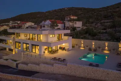 Villa de luxe 5 * Sea Star - vue imprenable + grande piscine
