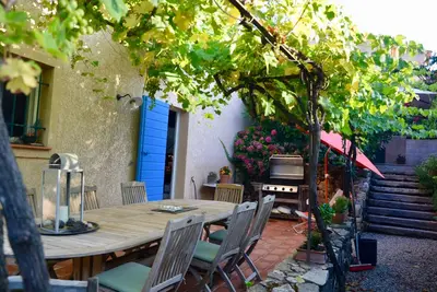 Image de villa dans cadre reposant proche de la Riviera