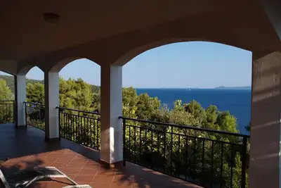 Image de Appartement de deux chambres avec la terrasse et la vue sur le mer Brna - Vinacac, Korcula (A-13344-b)