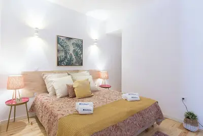 Image de Spacieux appartement lumineux avec terrasse par Host Wise