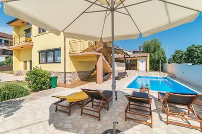 Image de Villa Maredi avec cuisine d'été en plein air