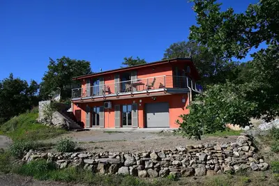 Image de Maison de vacances tranquille avec 3 chambres pour 6 personnes