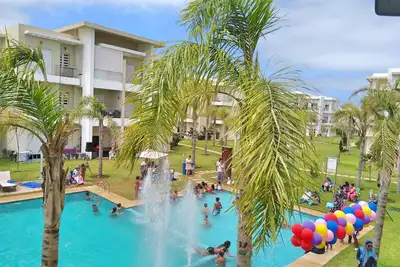 Image de Appartement en bord de mer, vue sur piscine