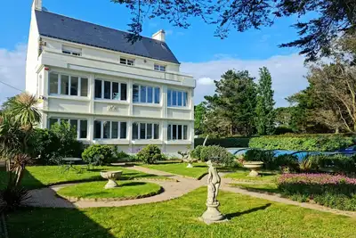 Image de Villa tout confort, piscine, plage et bourg à 500m, 12 personnes, classée ****