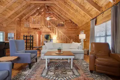 Image de Log Cabin récemment rénové à l'ouragan Marina