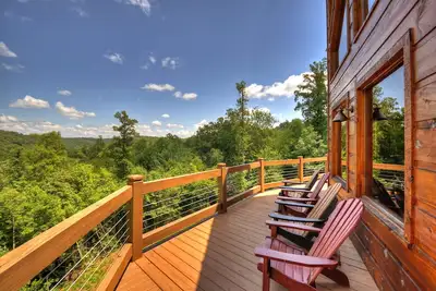 Image de Mountain View Cabin Situé à quelques minutes des vergers de pommiers Mercier et du centre-ville de Blue Ridge