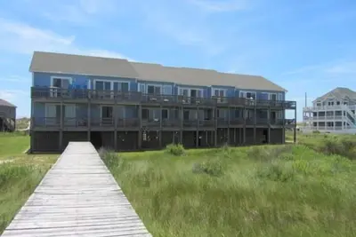 Image de Profitez du meilleur des deux mondes à The Sea Whisper Condos.