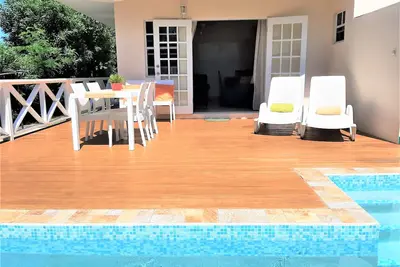 Image de Sugar Fields Hoilday Home avec piscine privée.