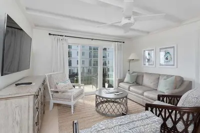 Image de Oceanfront Condo à St. Simons Beach Club! Piscine, accès à la plage, centre de remise en forme, tennis