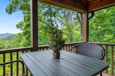 Image de Regard vers les étoiles dans cette retraite de montagne isolée