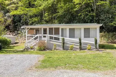 Image de Nouvellement listé! ! ! \"Streams & Dreams\" Riverfront Accueil