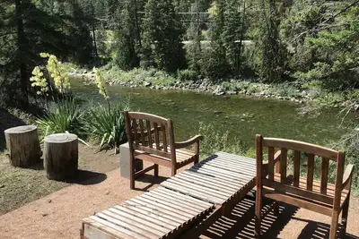 Image de Étage privé entier de Riverside Home - 6 à 8 personnes! Escapade parfaite!