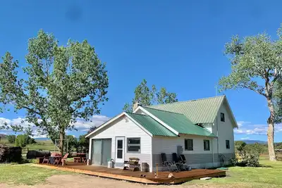 Image de River Front Homestead sur Upper North Platte River - Le paradis des pêcheurs 🛶