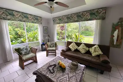 Image de Retraite de forêt tropicale près de l'océan - Ho'ohauoli