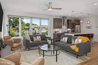 Image de Beau nouveau 4 Lvl, 4br / 4ba Accueil minutes du centre-ville de Nashville, 4 très grands lits