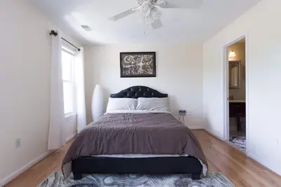 Image de Lux 4br House-Minutes de WashingDC-Parking-Long terme