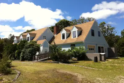 Image de Marche vers Kingsbury et la première plage et le lac Encounter - Wi-Fi et Ac Immense maison familiale