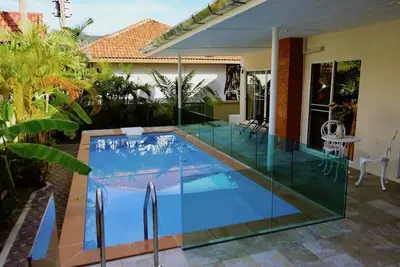 Image de Villa avec piscine, promenade à la plage, restaurants et 7Eleven