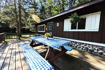 Image de Pov Resort Cabins - Crique Walleye (2 Bdrm) - Unité 7