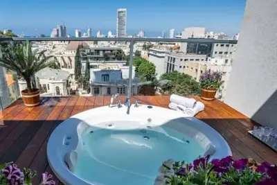 Image de Penthouse de luxe avec jacuzzi sur Rothschild