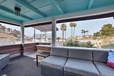 Image de Nouveau! Charme Catalina Accueil w / Deck, 0. 1Mi à la plage