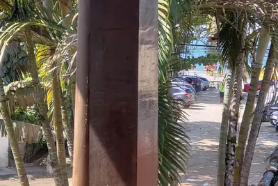 Image de Luxueuse maison de 2 étages, terrasse surplombant la mer.