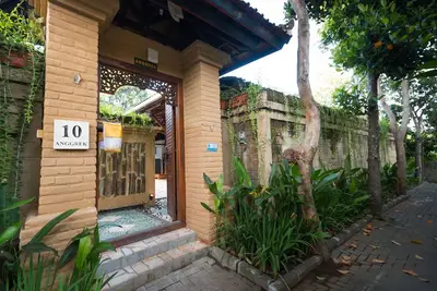 Image de Villa Heritage à trois chambres, style Joglo, piscine privée