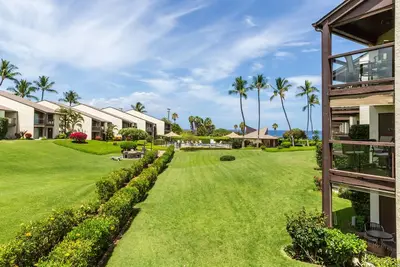 Image de # 220 Condo au deuxième étage, accès facile à la meilleure plage de Maui!