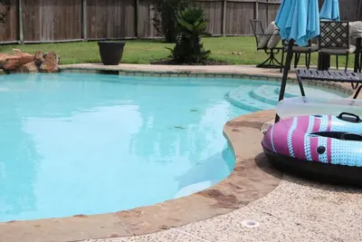 Image de North Houston Pool House