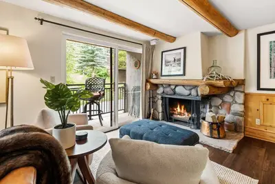 Image de Nouvelle location! Great Location 150 Yds To Aspen Mtn & Downtown, cheminée à bois, parking, balcon